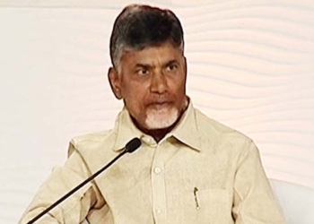 ఐటీదాడుల విషయంలో ఆ కోణం చూడాలి