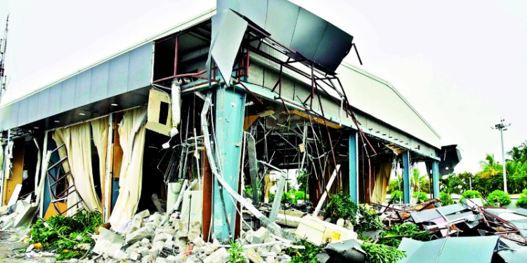 సంస్కరణలకు శ్రీకారం కూల్చివేతలతోనేనా?