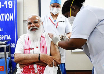 narendra modi got vaccinated