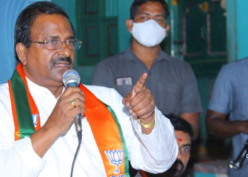 ‘వాలంటీర్ల వ్యవస్థకు సమాధి’ అంటున్న నేత!