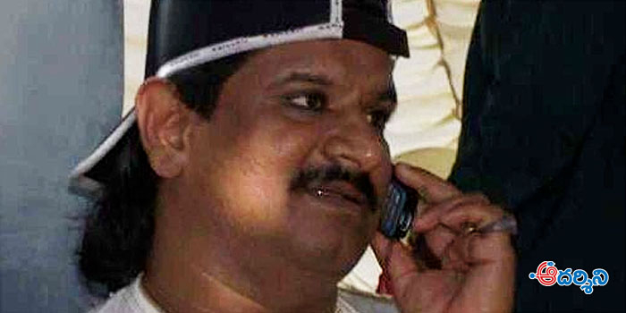 నయీమ్ డైరీస్ : ఇంట్లో పాముల పెంపకం.. ఎందుకంటే?