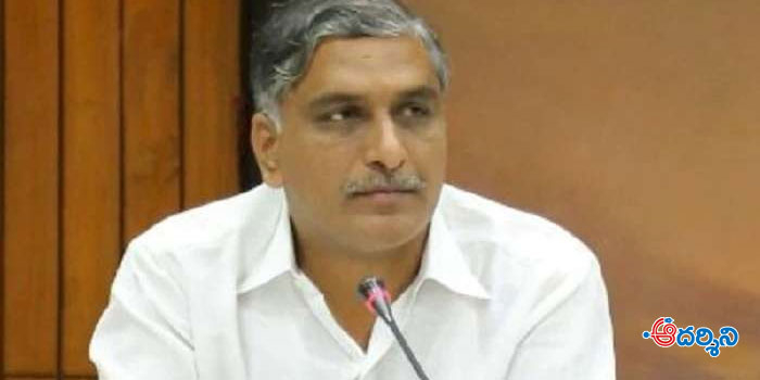 bad sentiment : మంత్రి హరీష్‌కు తప్పిన ప్రమాదం!