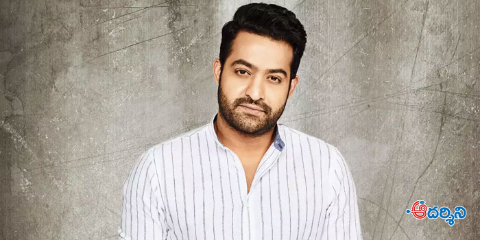 జూనియర్ ఎన్టీఆర్ ను తిట్టడం  కరెక్టేనా?