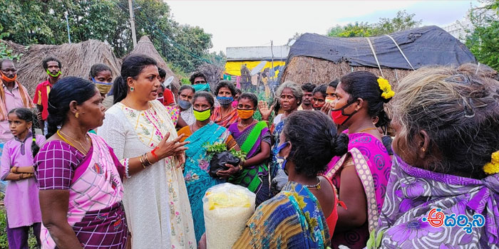 Nagari news : వదర బాధితులకు అండగా ఎమ్మెల్యే రోజా