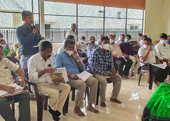 nagari news వరద నేపథ్యంలో అధికార్లతో ఎమ్మెల్యే రోజా సమీక్ష