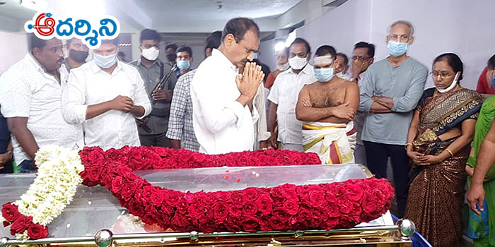 tirupati news డాలర్ శేషాద్రికి భూమన నివాళి