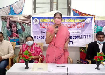 srikalahasti news : బాలికల్లో అక్షరాస్యత పెరగాలి : జడ్జి అరుణ