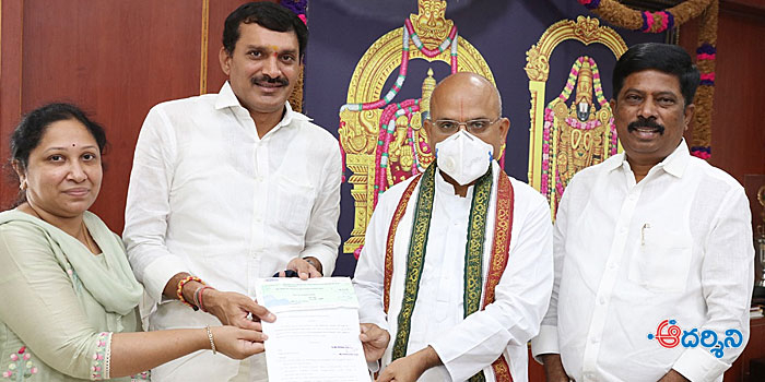 tirumala news : శ్రీవారి అన్నదానం ట్రస్టుకు రూ.కోటి వితరణ