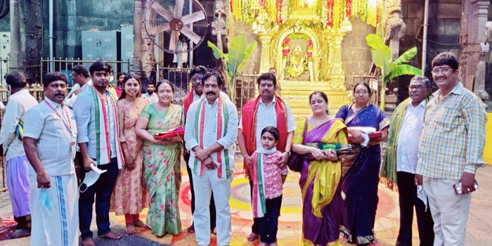 srikalahasti news ముక్కంటికి వాయుదీపాల వితరణ