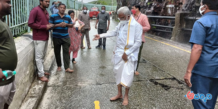 tirumala news మొద‌టి ఘాట్ రోడ్డులో టిటిడి ఛైర్మ‌న్ త‌నిఖీలు