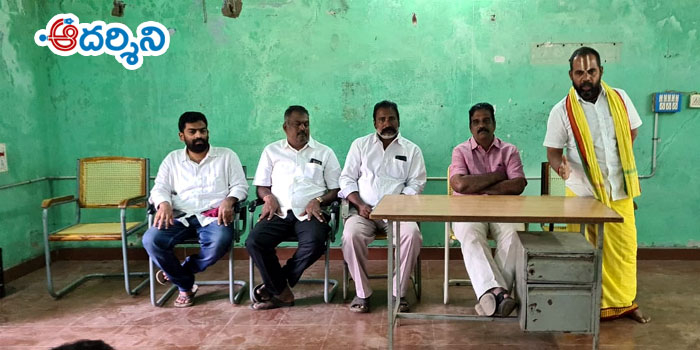 ఇసుక బండ్ల యజమానులతో సమావేశం