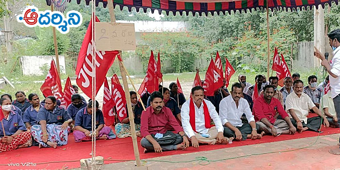 tirupati news పెండింగు జీతాలు వెంటనే ఇవ్వాలి: సీపీఐ విశ్వనాథ్