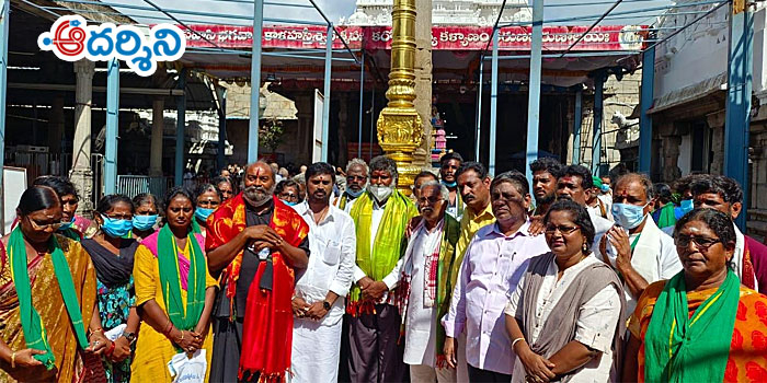 srikalahasti news ముక్కంటి సేవలో అమరావతి రైతులు
