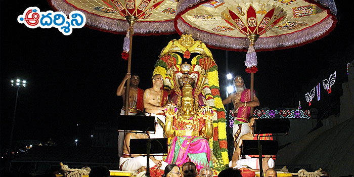 tirumala news శ్రీవారికి వైభవంగా పౌర్ణమి గరుడ సేవ