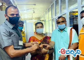 బంగారుగాజు.. పోయిందనుకుంటే, భలే దొరికింది!