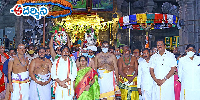 srikalahsti news ఘనంగా అష్టోత్తర శత కలశాభిషేకం
