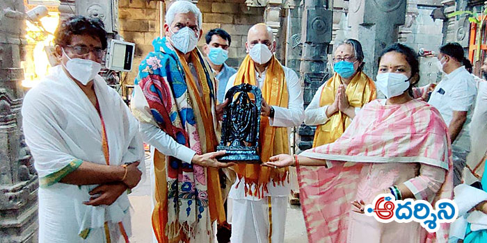 srikalahasti news శ్రీకాళహస్తీశుని సేవలో నవయుగ అధినేత