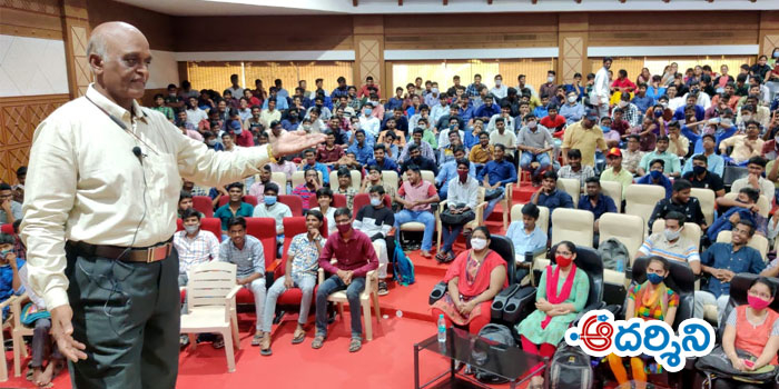 tirupati news ప్రతికూల భావాలే ప్రగతికి అవరోధాలు : డాక్టర్ ఎన్ బి సుధాకర్ రెడ్డి