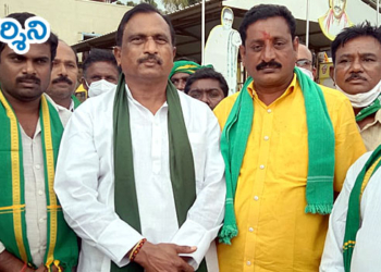 srikalahasti news  అమరావతికోసం మోకాళ్లపై నిరసన