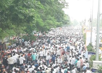 కలెక్టరేట్ల వద్ద కదం తొక్కిన బడిపంతుళ్లు