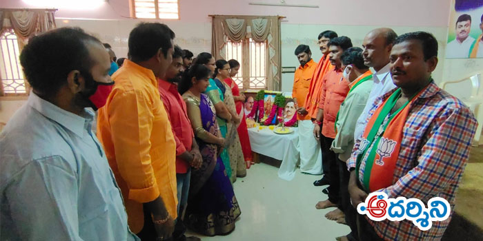 srikalahasti news వైసీపీకి బుద్ధి చెబుదాం: కోలా ఆనంద్