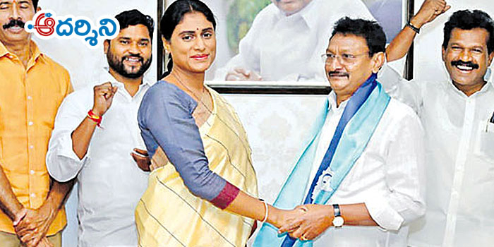 ‘ఆదర్శిని’ జోస్యం నిజం : షర్మిల గూటికి గట్టు!