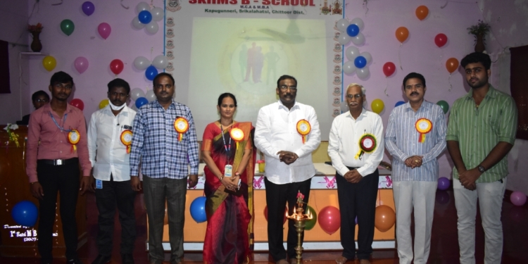 స్కిమ్స్ బి-స్కూల్ లో తరగతులు ప్రారంభం