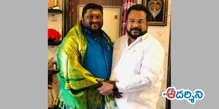 ఆలయ పాలక మండలి సభ్యులు బుల్లెట్ కు ఘన సన్మానం