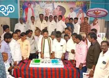 అంజూరు శ్రీనివాసులుకు కేబుల్ ఆపరేటర్ల సత్కారం
