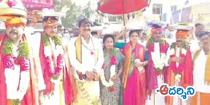 శివయ్యకు వరసిద్దుని పట్టు వస్త్రాలు