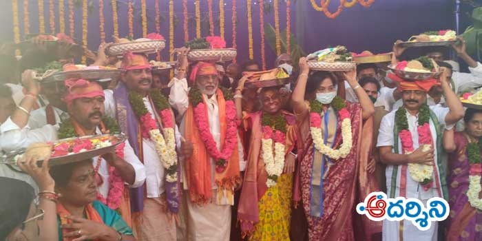 శ్రీకాళహస్తీశ్వరునికి టీటీడీ పట్టు వస్త్రాలు