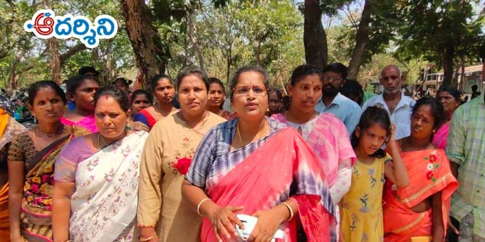 చిన్నారుల మరణాలన్నీ ప్రభుత్వ హత్యలే: చక్రాల ఉష