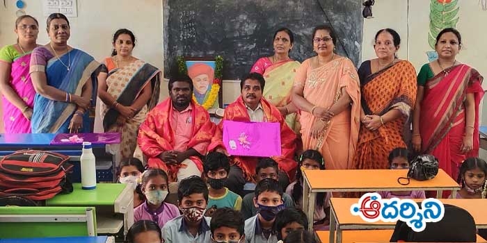జ్యోతిరావు పూలే జీవితం ఆదర్శనీయం: చక్రాల ఉష