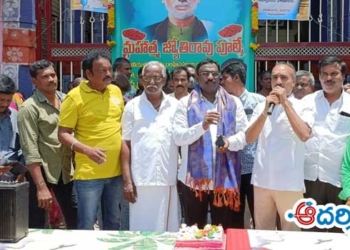 మిద్దెల హరికి అండగా నిలబడతాం
