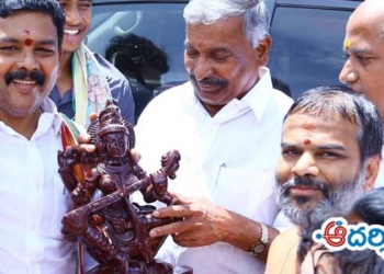 మంత్రి పెద్దిరెడ్డి కి ఘనస్వాగతం