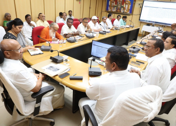 తిరుమలకు వెళ్లే ఆర్టీసీ బస్సుల్లోనూ భక్తుల నుండి ప్లాస్టిక్ వ్యర్థాలను సేకరించాలి