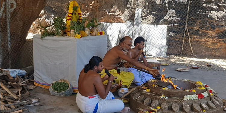 వేడుకగా శ్రీ లక్ష్మీనరసింహస్వామి ఆలయ మండలాభిషేకం