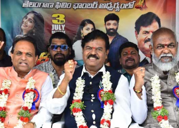 డిజిటల్ ఛార్జీలు తగ్గించాలంటూ ఆర్కే గౌడ్ మహాధర్నా